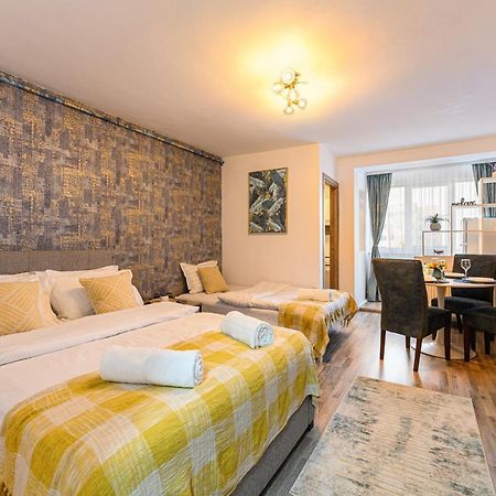 Luxury Studios - Soarelui 10 Brasov Bagian luar foto