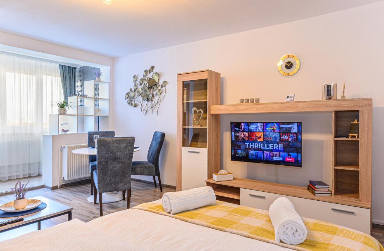 Luxury Studios - Soarelui 10 Brasov Bagian luar foto