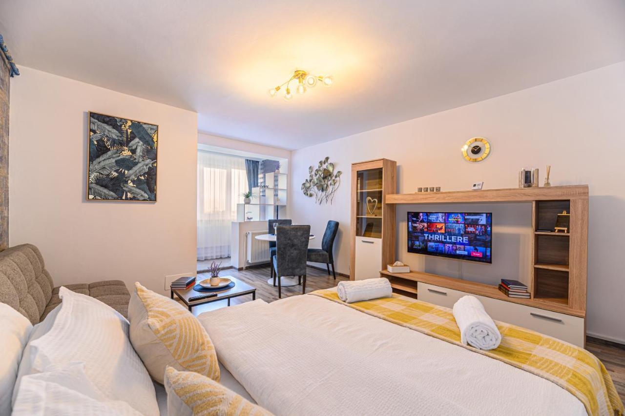 Luxury Studios - Soarelui 10 Brasov Bagian luar foto