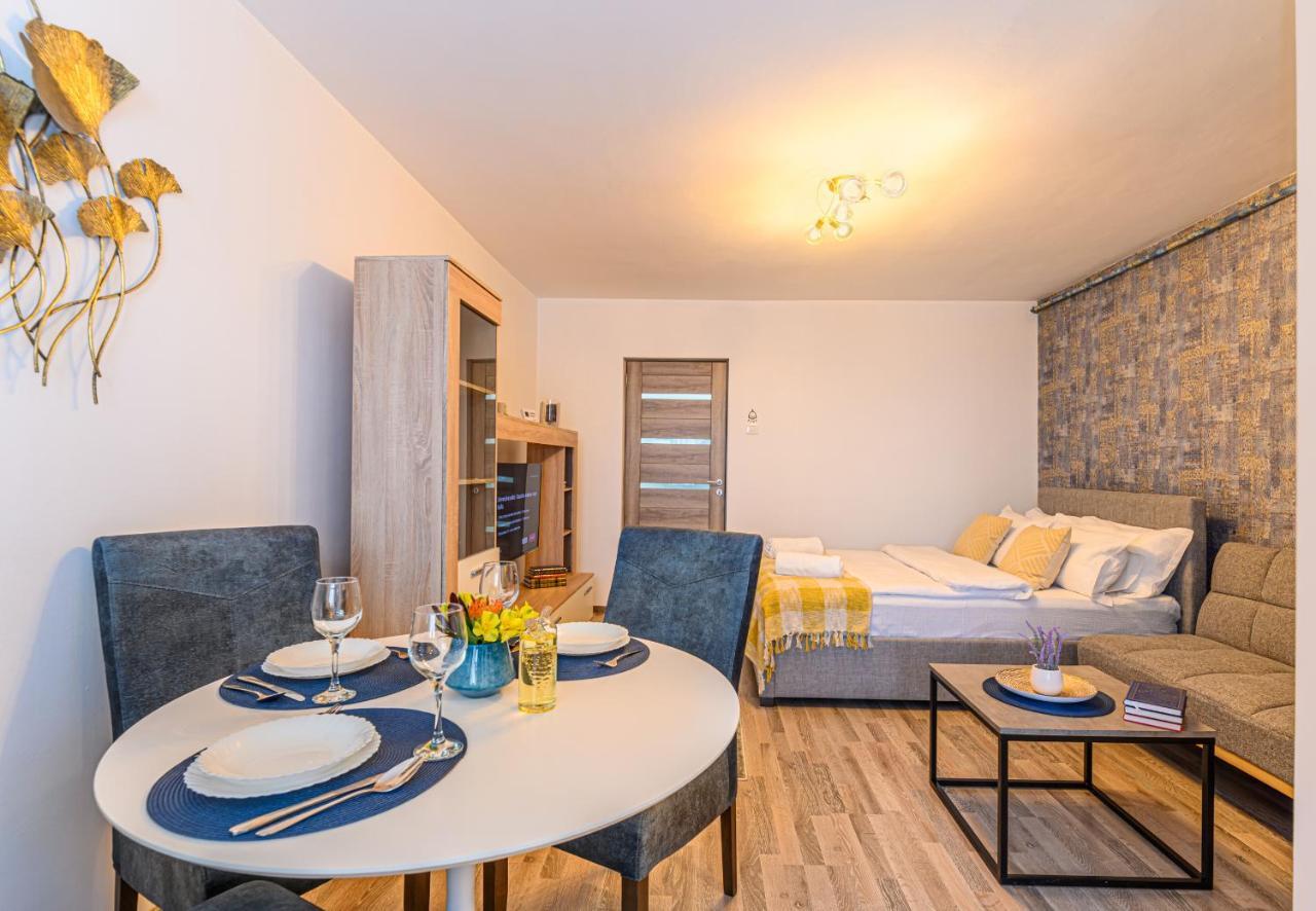 Luxury Studios - Soarelui 10 Brasov Bagian luar foto