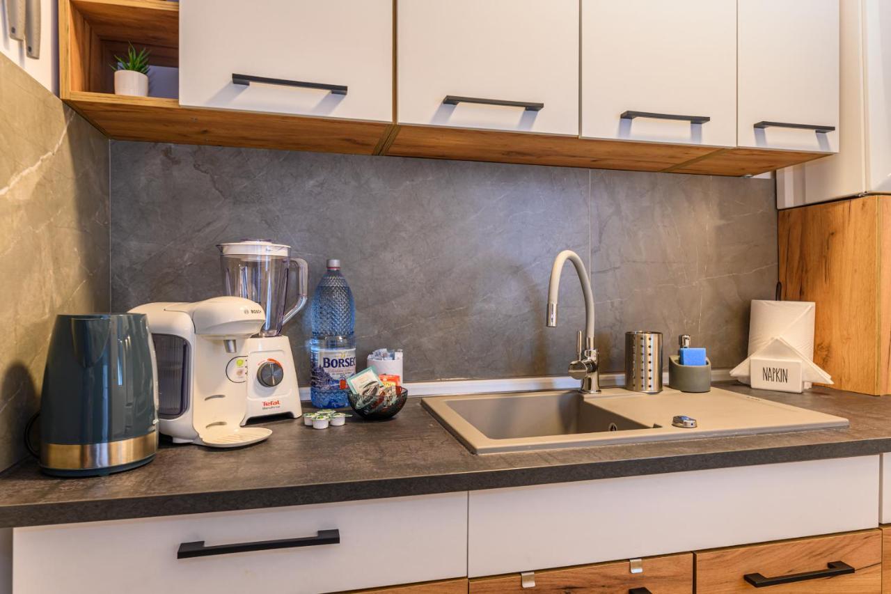 Luxury Studios - Soarelui 10 Brasov Bagian luar foto