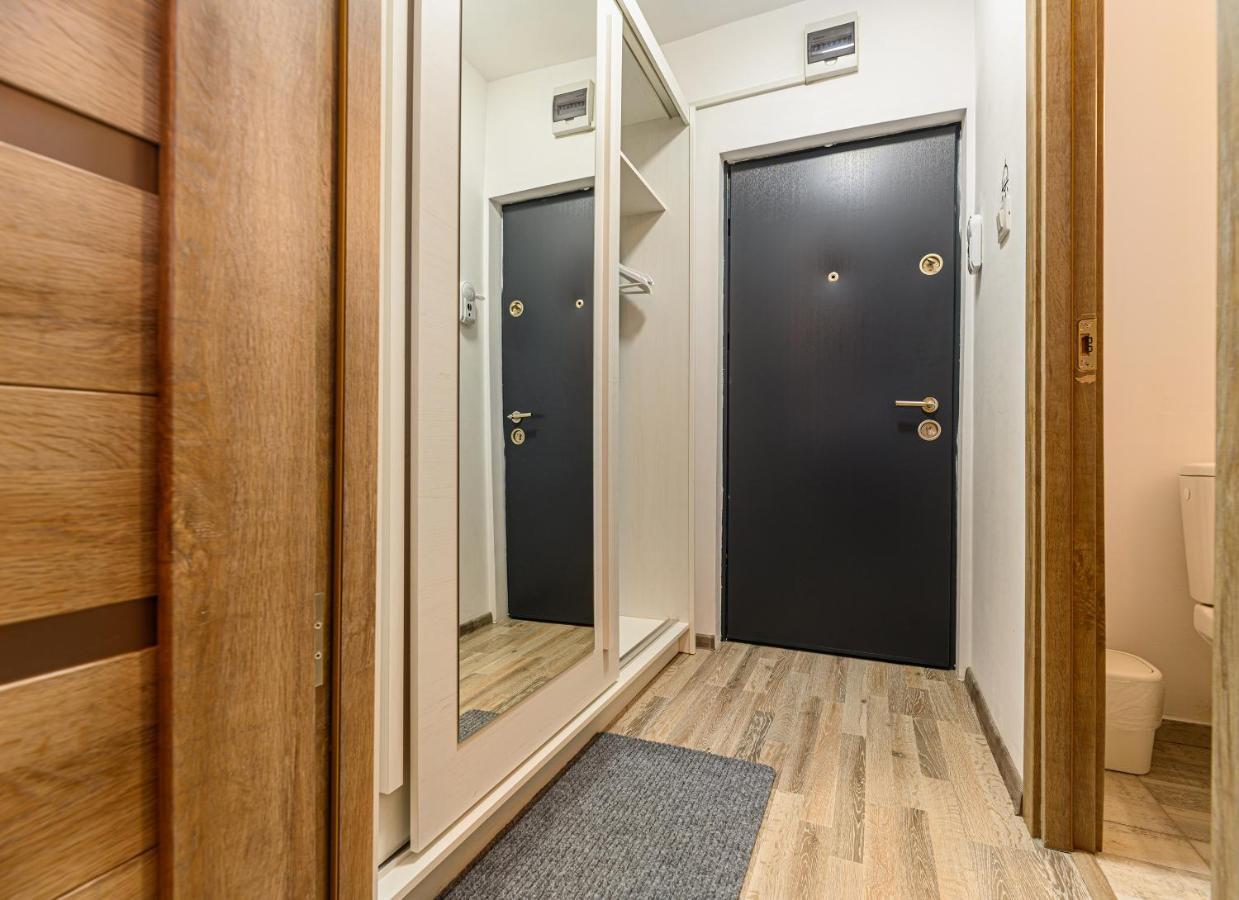 Luxury Studios - Soarelui 10 Brasov Bagian luar foto