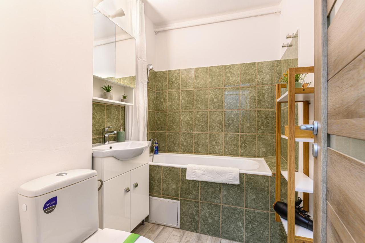 Luxury Studios - Soarelui 10 Brasov Bagian luar foto