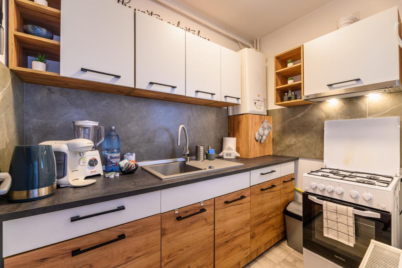 Luxury Studios - Soarelui 10 Brasov Bagian luar foto