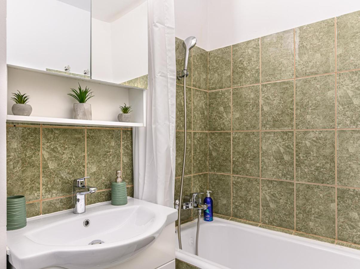 Luxury Studios - Soarelui 10 Brasov Bagian luar foto